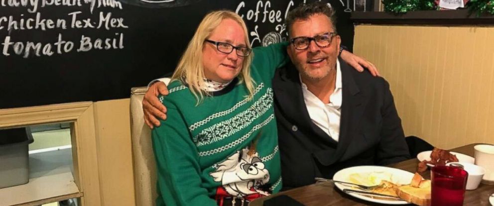 3000-dollar-tip-diner-ht-03-thg-171218_12x5_992