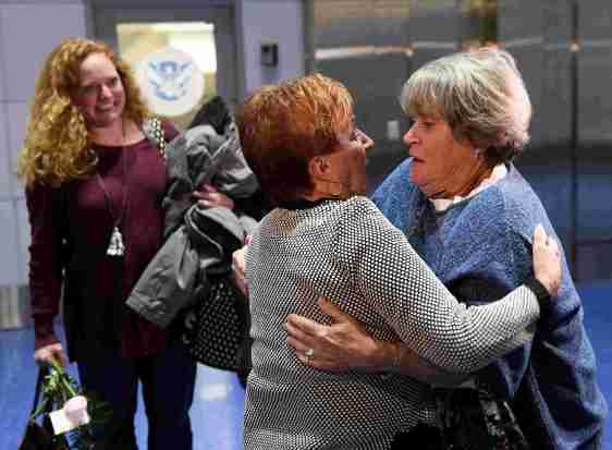 8d52fecd-204e-4b08-ad28-b484f3a14bce-2019-1016-rb-me-sisters100